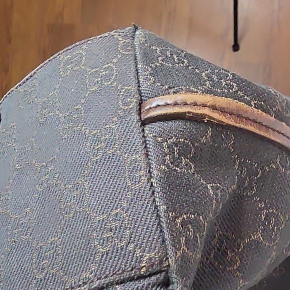 Gucci Brown Shoulder Bag with Gold Chain - Picture 7 of 13